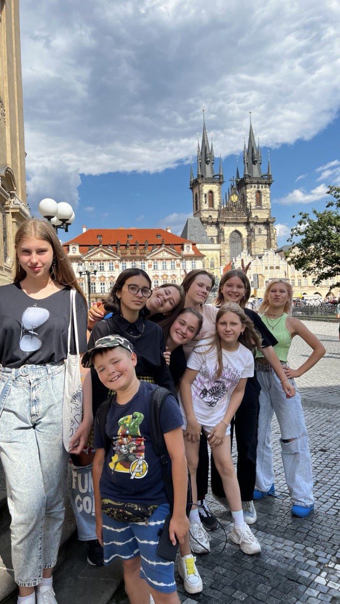 В чем отличие чешской школы от украинской?